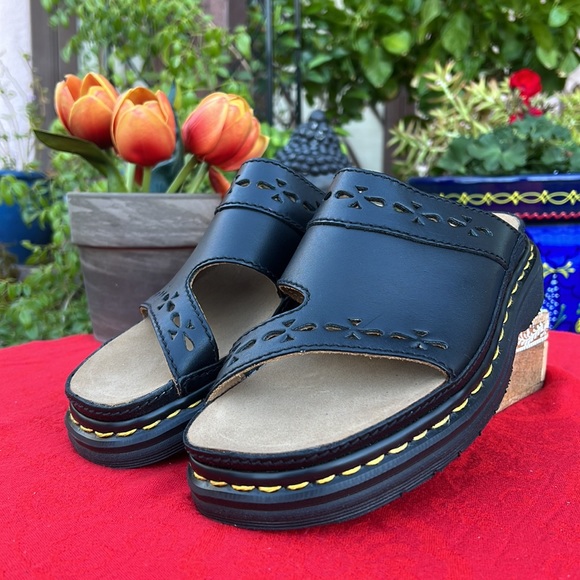 🏴󠁧󠁢󠁥󠁮󠁧󠁿 Dr. Martens MIE Floral Cut Out Platform Slides / Mules UK 8 🌺 - Picture 5 of 17